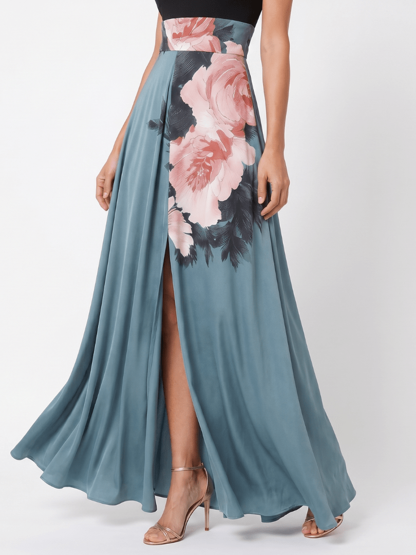Floral Maxi Dress with Halter Neckline and Front Slit – Elegant Evening Wear in Smooth Fluid Fabric 2