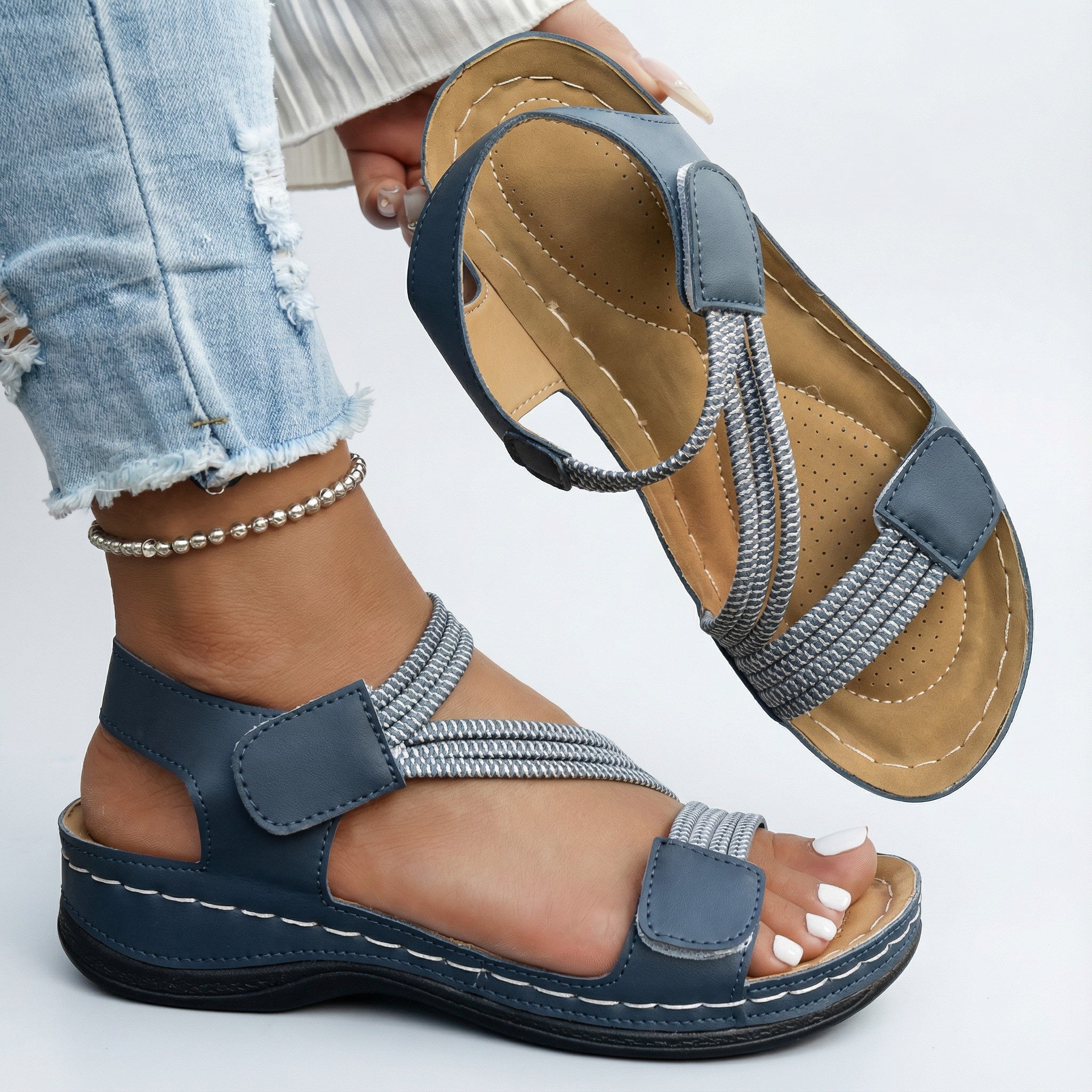 Orthopedic comfort sandals featuring adjustable straps, a lightweight design, and perfect for casual summer footwear. 0