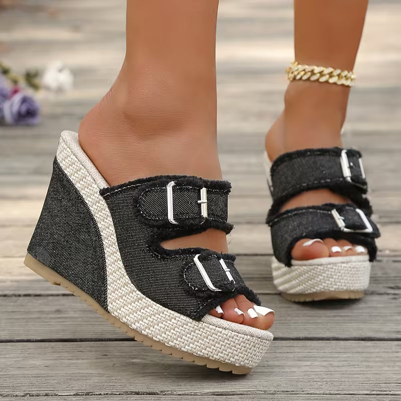 Wedge sandals for women featuring adjustable straps and cushioned comfort, designed with a modern fray edge for stylish summer wear. 6